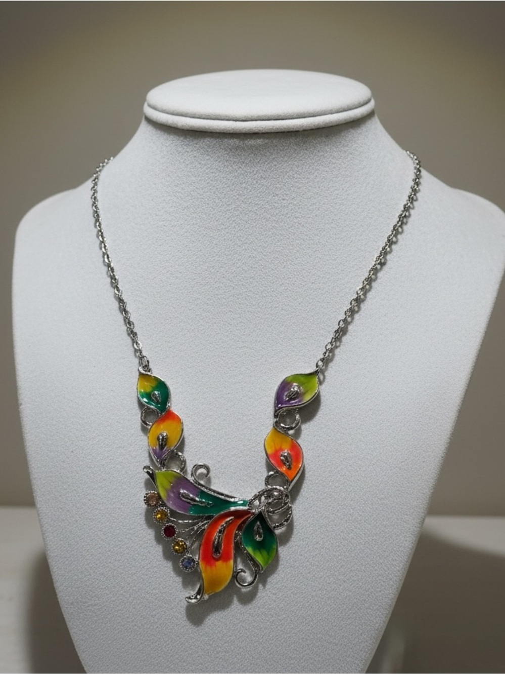 NWT Multicolor Enamel Leaf Necklace in Silver-Tone